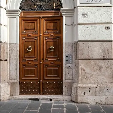 Exclusive In The Centre Of 204 Apartment